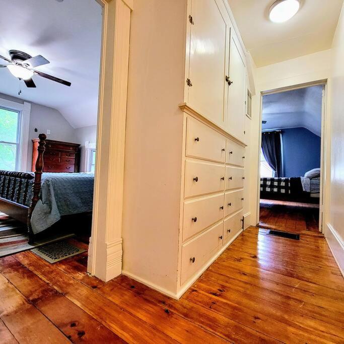 Charming Restored 1891 House Fort Atkinson Extérieur photo