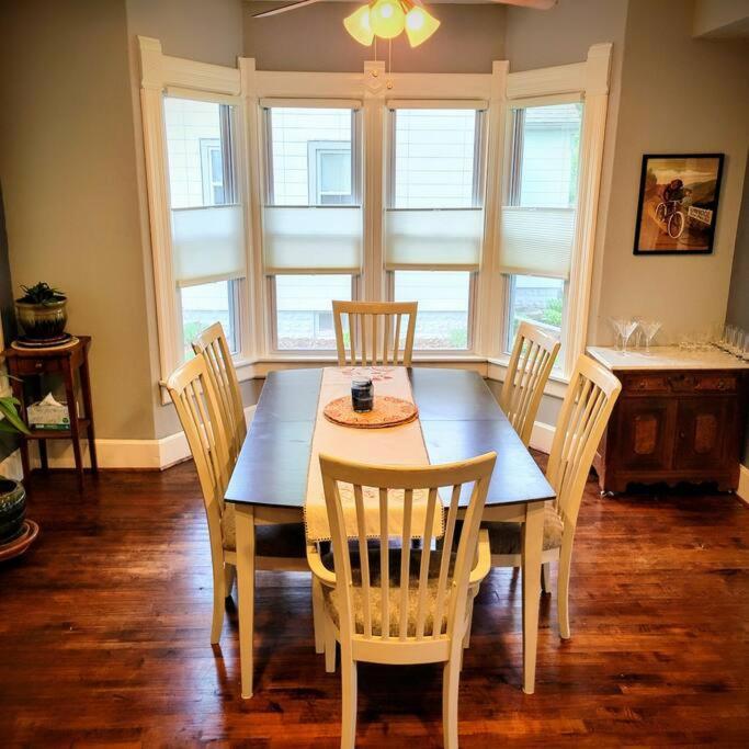 Charming Restored 1891 House Fort Atkinson Extérieur photo