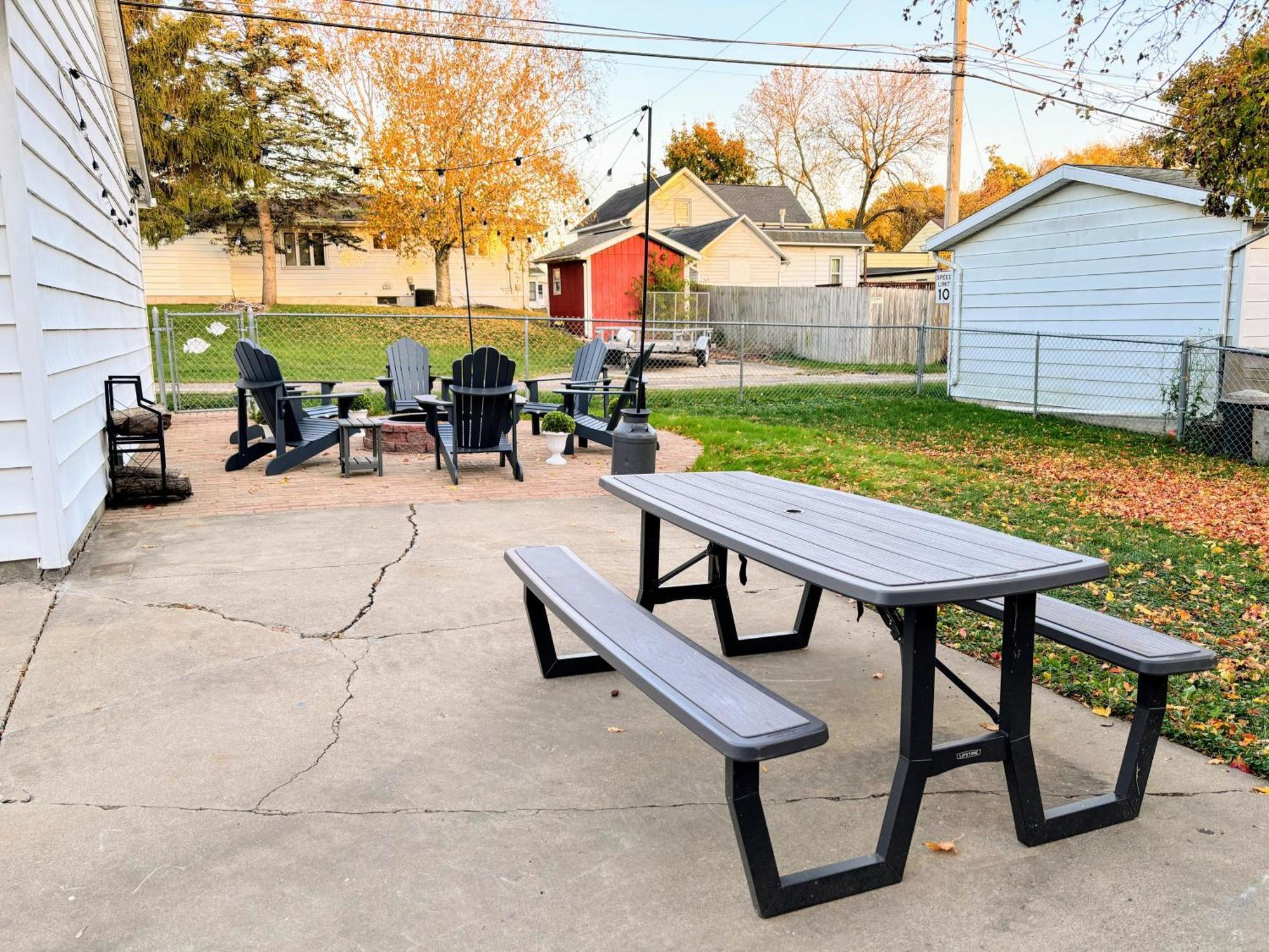 Charming Restored 1891 House Fort Atkinson Extérieur photo